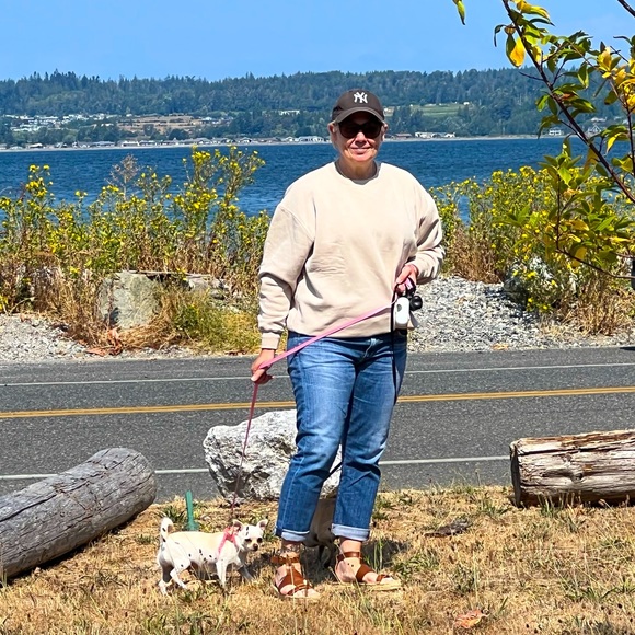 Meet your Posher, Krista - Picture 1 of 1